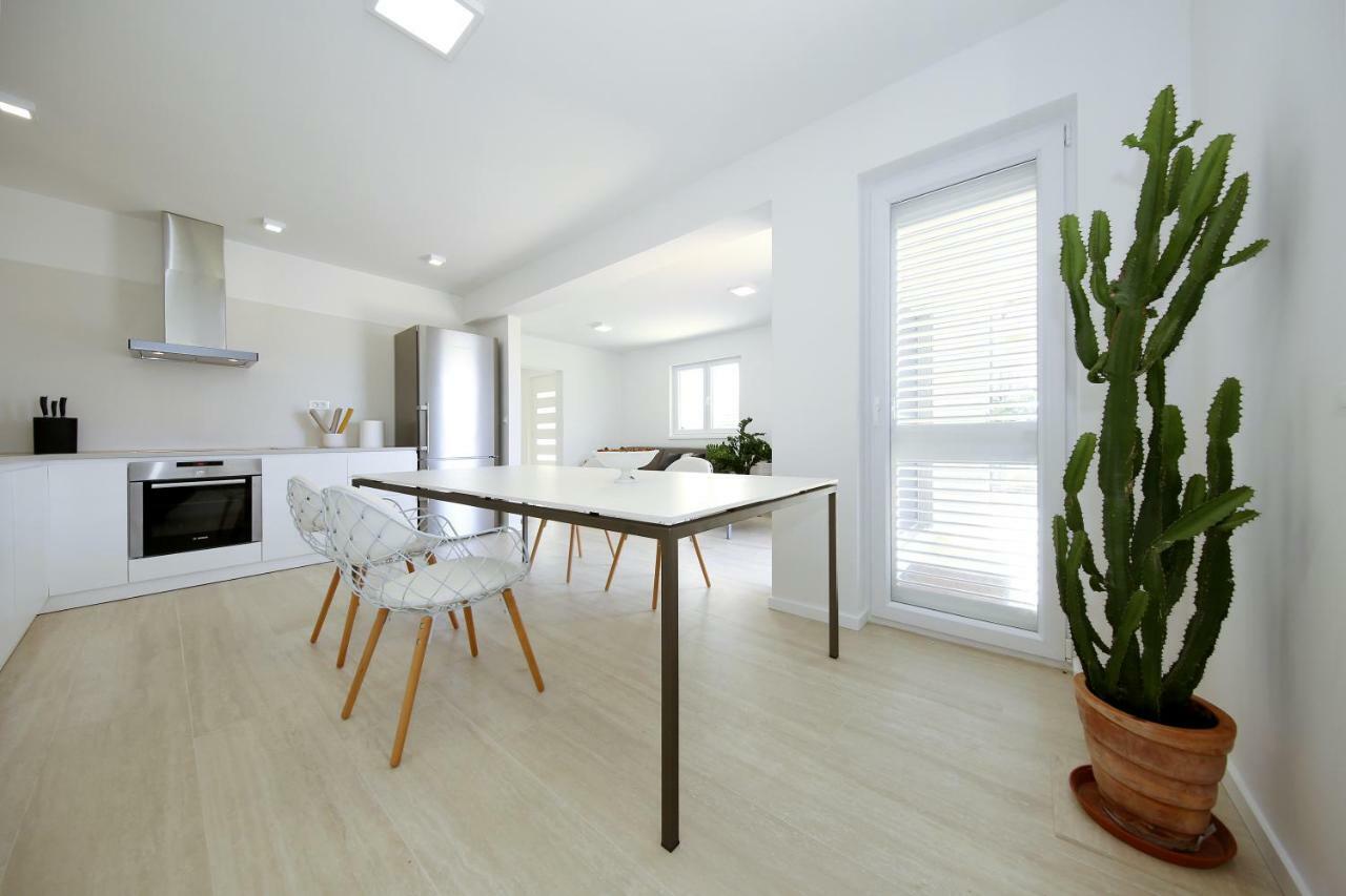פריבלאקה Valadar Apartments מראה חיצוני תמונה