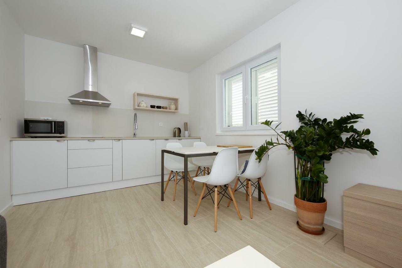 פריבלאקה Valadar Apartments מראה חיצוני תמונה